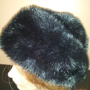Women's Black Faux Fur Winter Fashion Hat